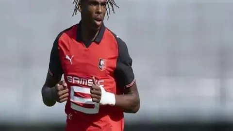 欧文赞颂萨拉赫英勇表现，或为利物浦告别战一幕？