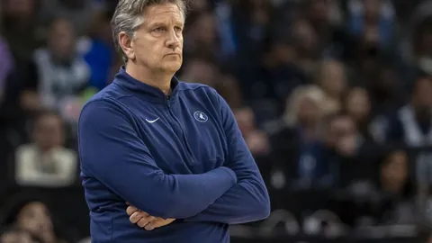 莱比锡考虑放西蒙斯加盟英超：法尔克回应7000万欧元报价